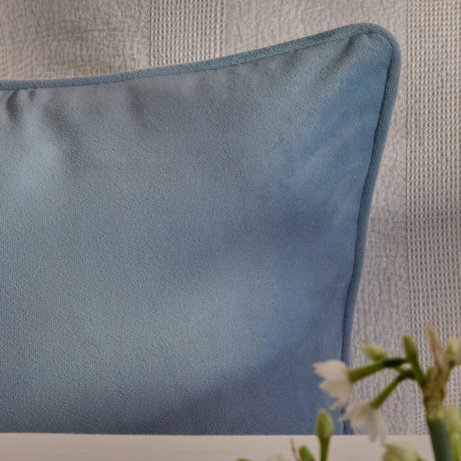 Alford 35x55cm Velvet Piped Edge Scatter Cushion Cover - Cornflower Blue - Image 3