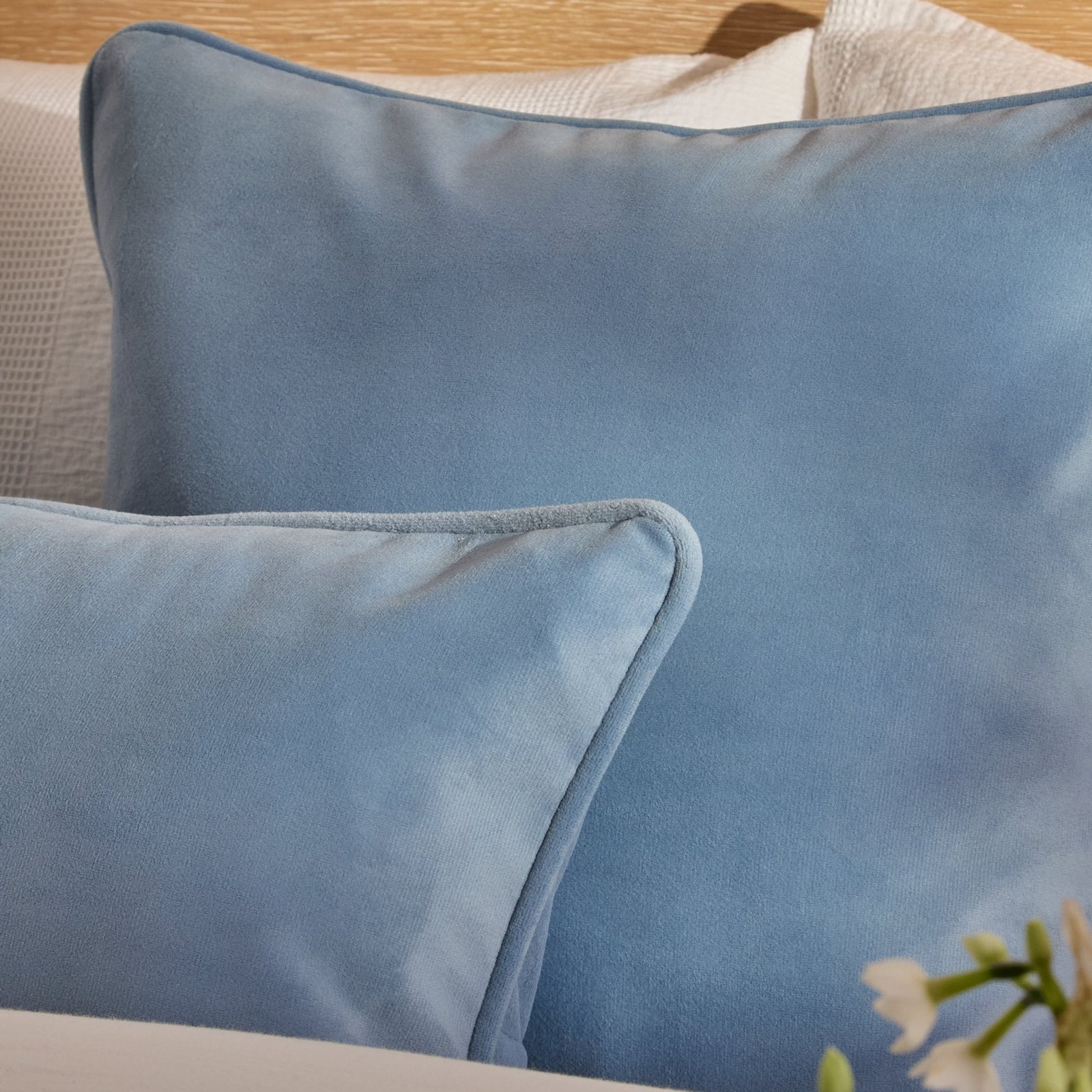 Alford 35x55cm Velvet Piped Edge Scatter Cushion Cover - Cornflower Blue - Image 4