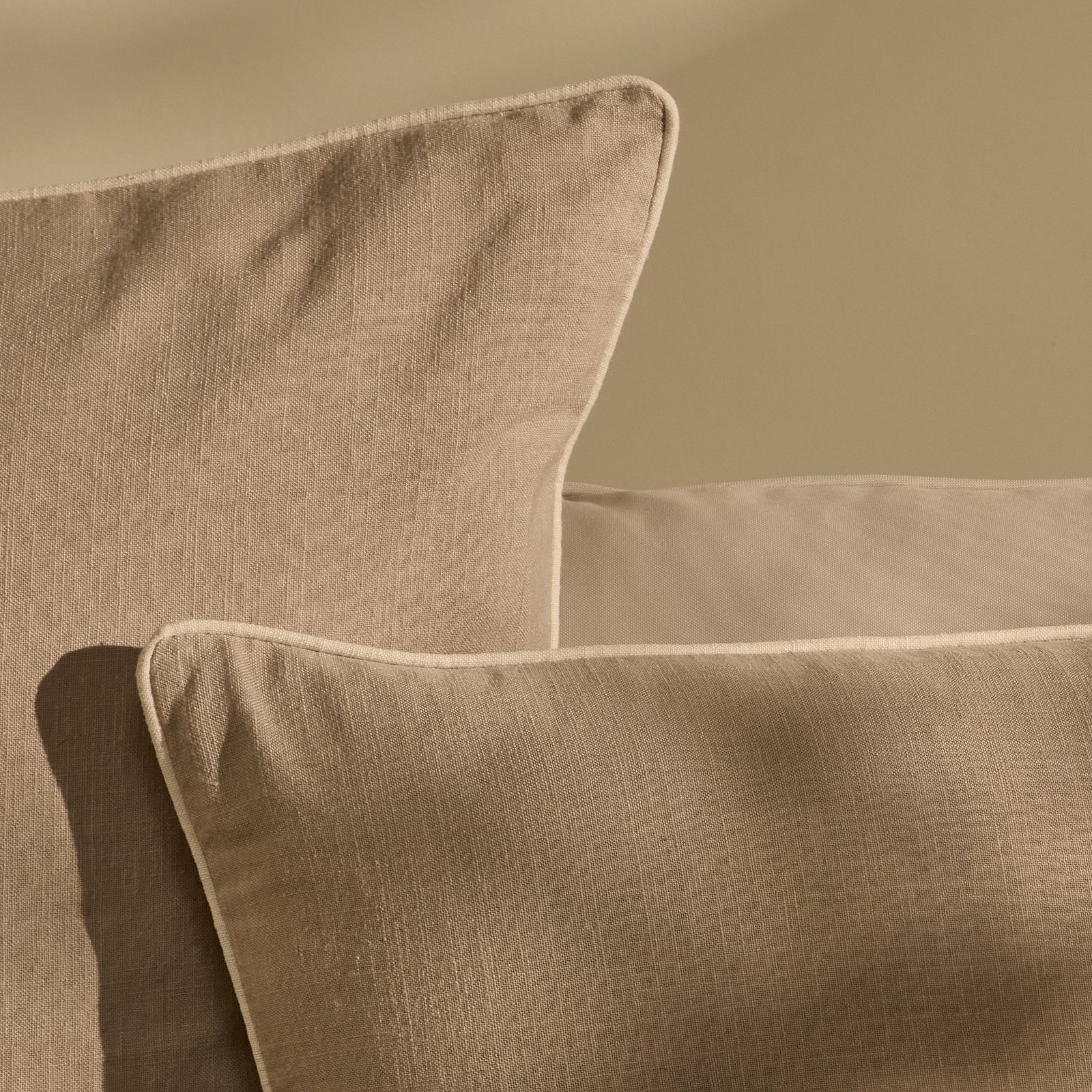 Camber 57x57cm Garden Scatter Cushion Cover - Sand with Off White Piping - Image 3