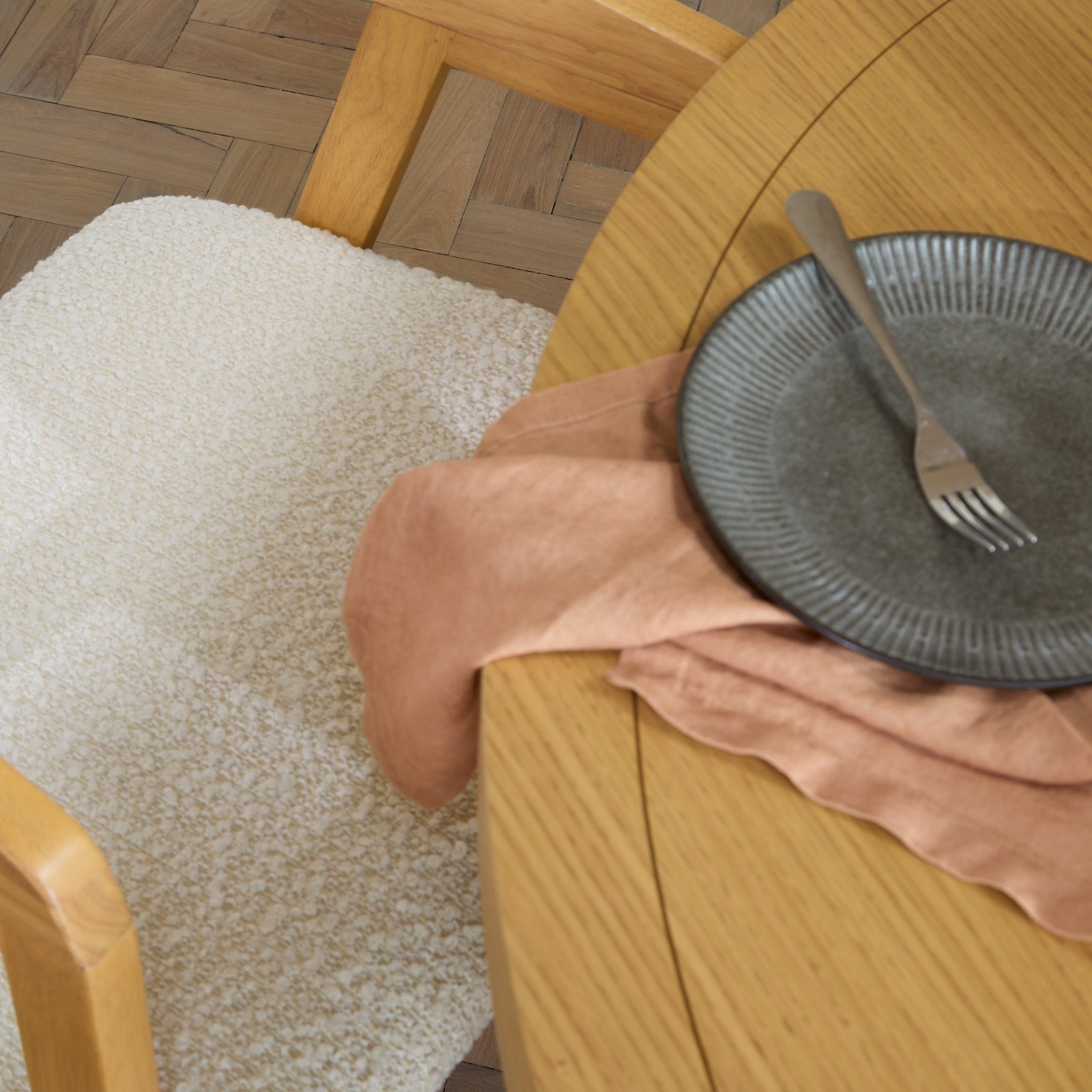 Charlotte Pale Oak Round Dining Table Set - 4 Seater - Ella Pale Oak Carver Chair - Off White Boucle - Image 5