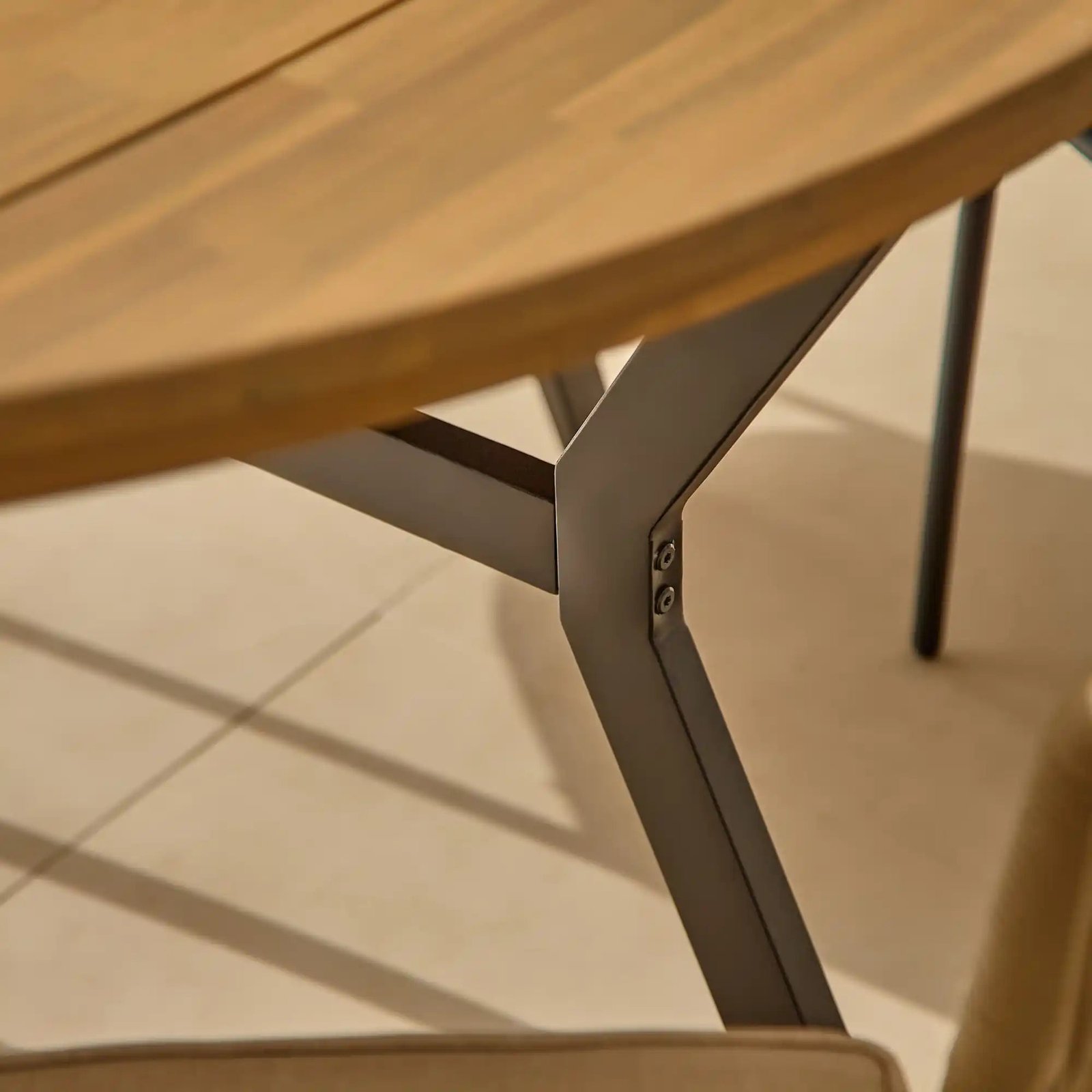 Ezra Round Wooden Garden Table - White Acacia with Black Metal Legs - Image 5
