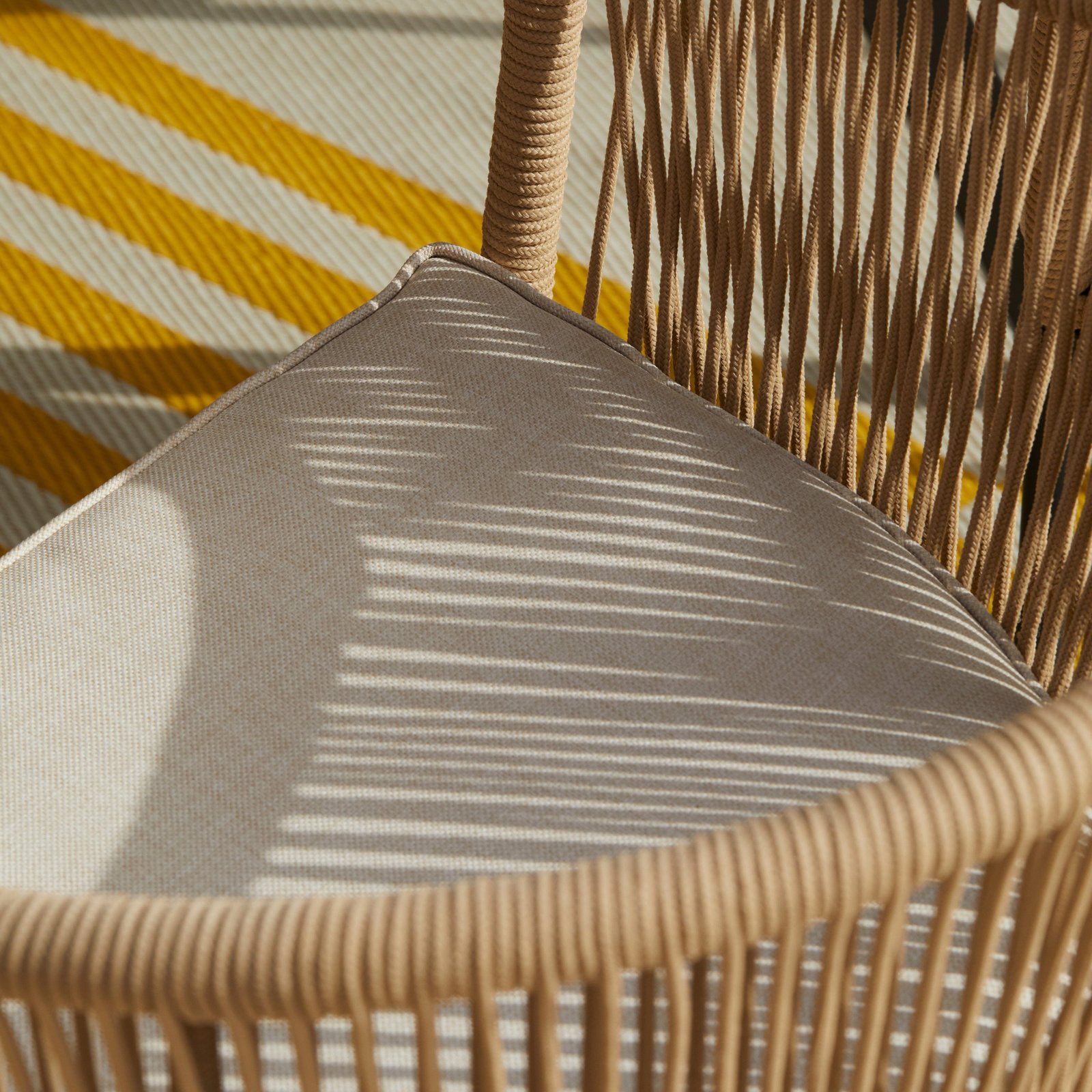 Amelia 6 Seater Wooden Garden Dining Set with 6 Hali Natural Chairs - Light Brushed Acacia with Black Legs - Image 10