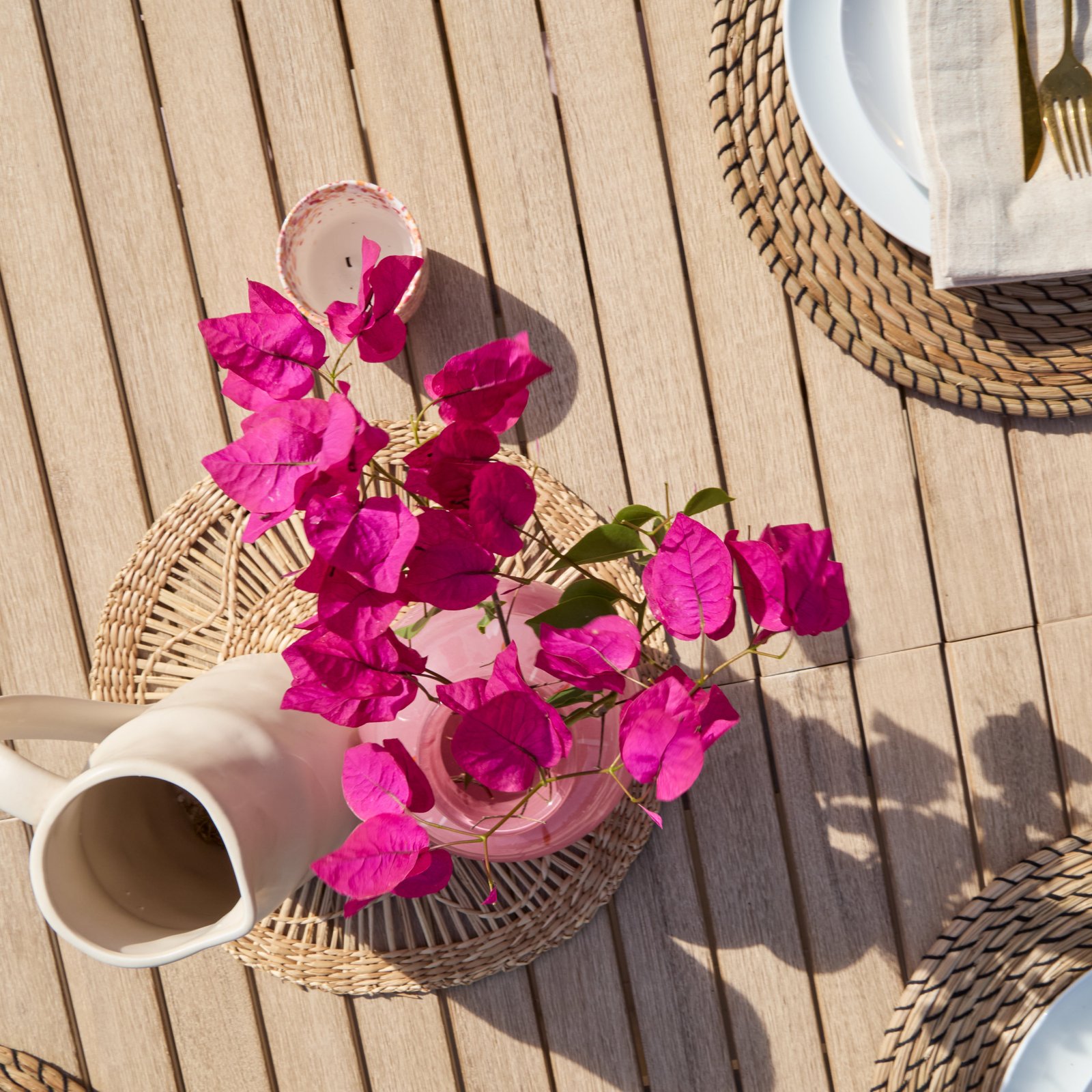 Saffron 6 Seater Extending Wooden Garden Dining Set with Shiro Pink Rope Chairs - Image 5