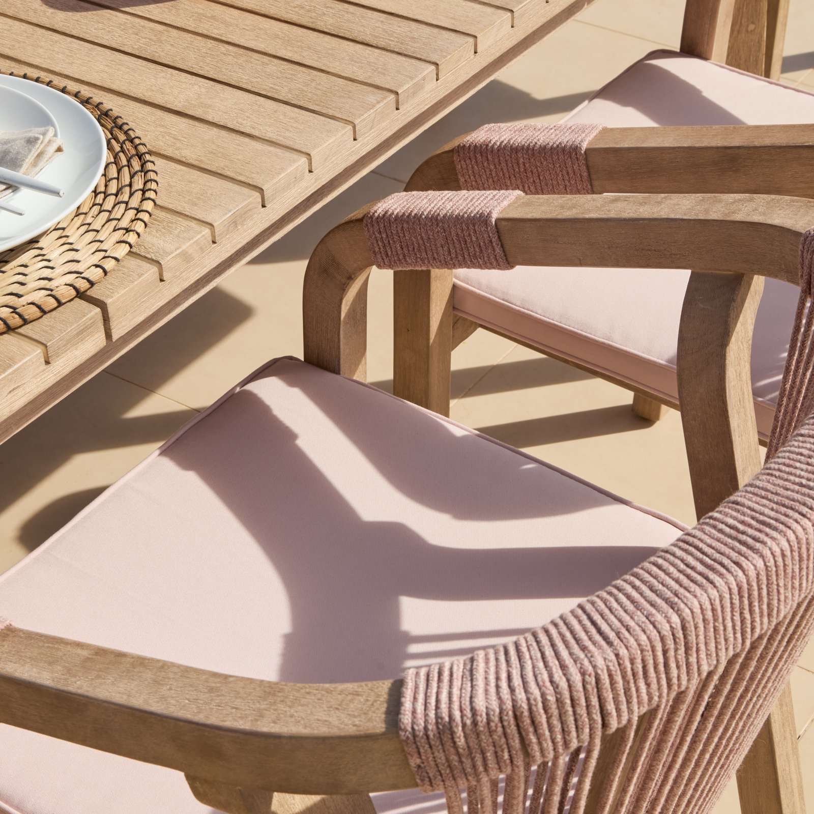 Saffron 6 Seater Extending Wooden Garden Dining Set with Shiro Pink Rope Chairs - Image 4