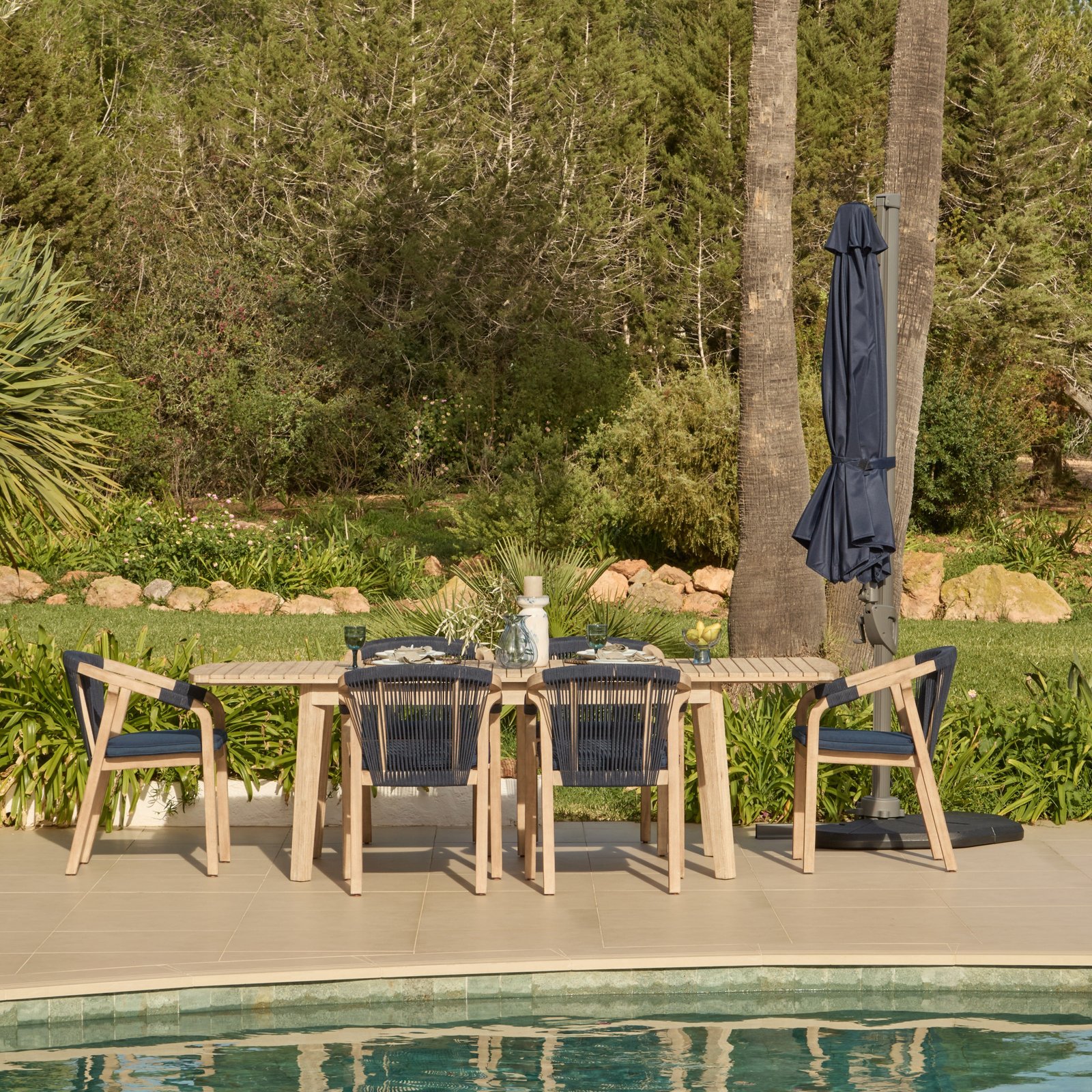 Fira Dark Blue Parasol - 2.5m Square Cantilever - Image 3
