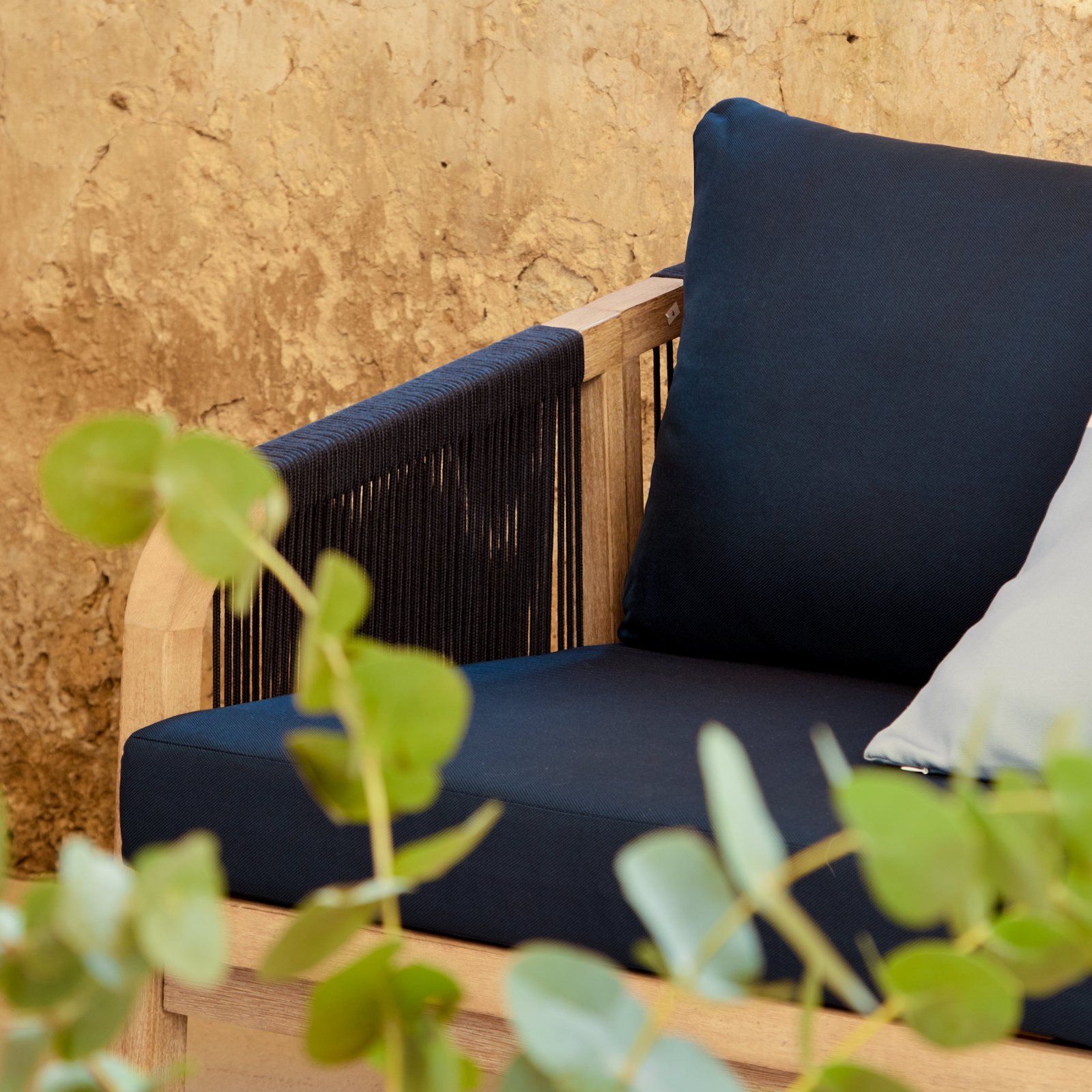 Shiro 5 Seater Wooden Garden Sofa Set with Shiro Coffee Table - Navy - Image 2