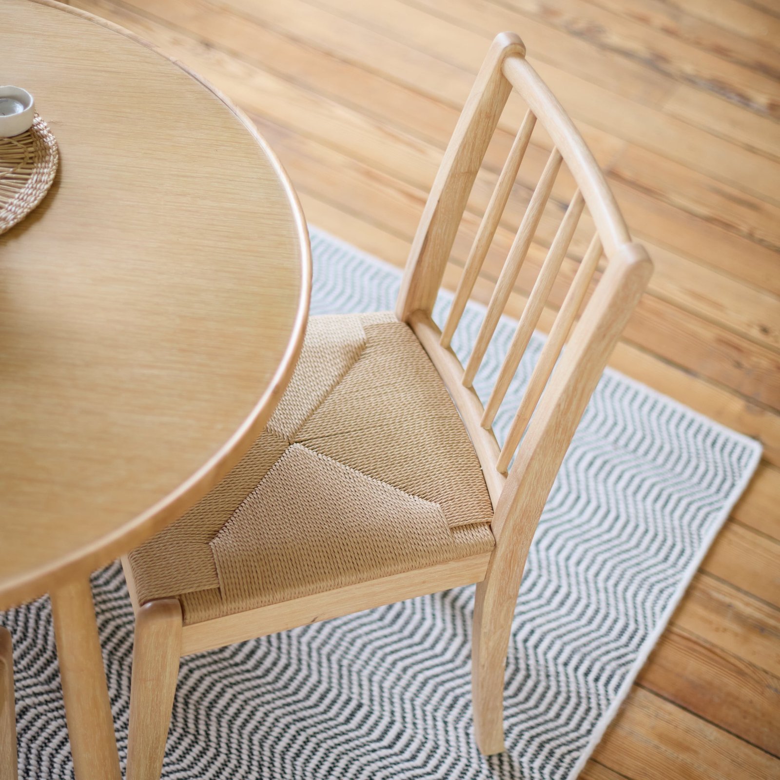Tilly 100cm Round Dining Table - 4 Seater - Tilly Dining Chairs - Whitewash Oak & Natural String - Image 4