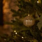 Valen Shatterproof 8cm Mixed Baubles - Set of 16 - Pearl Gold - Image 7