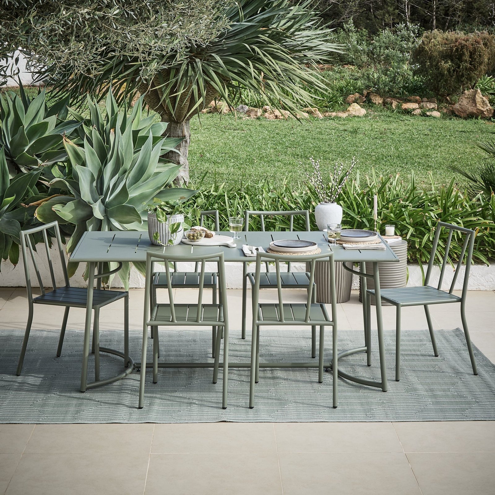 Carlotta Round Concrete Garden Side Table - Dark Grey - Image 4