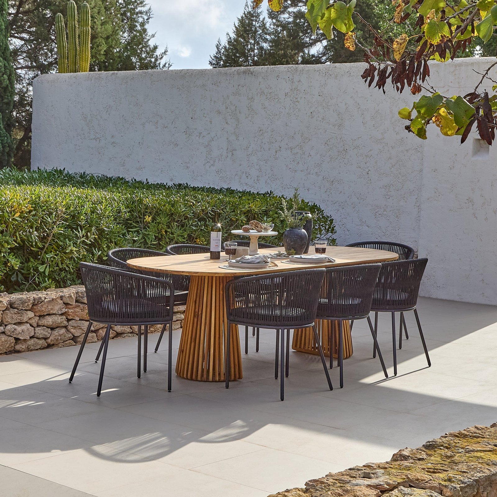 Willow 6 Seater Wooden Garden Dining Set with 6 Hali Black Rope Chairs - Image 6