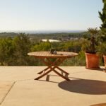 Ashby 6 Seater Round Wooden Garden Dining Set & Cream Parasol - 130cm - Image 9