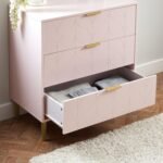 Outlet - Gloria 3 Drawer Chest of Drawers - Pale Pink & Brass Effect - Image 4