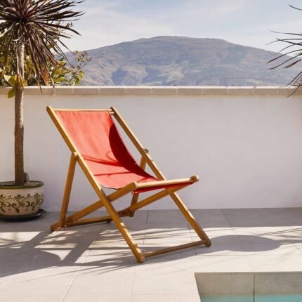 Outlet - Harbour Wooden Garden Deck Chair - Red